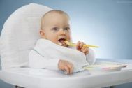 婴儿拉肚子吃什么食物好 婴儿拉肚子饮食指南