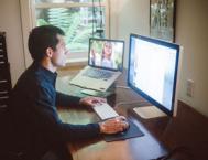 几乎能去任何公司的设计师的一天