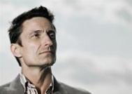 解析：“操作必须使用一个可更新的查询”