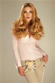 颓废失落的伤感签名 被拥挤的时间挤得只剩下呼吸的空隙