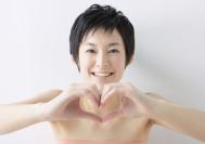 你好 我的右侧乳房挤压有乳液流出来是什么原因