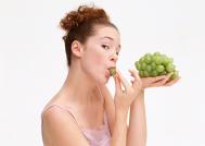 不查可以直接涂抹特比萘芬乳膏