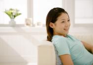 宝宝脚被烫伤还起泡了 我该怎么做才能促进他皮肤愈合 尽快好呢？