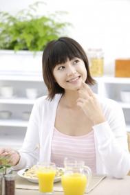 左手第四掌骨斜行骨折