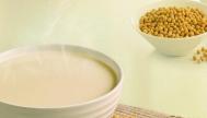 榨豆浆前黄豆要泡三天：有助钙吸收