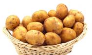 土豆也造假 商家翻新土豆莫购买