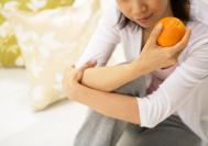 眼球突出有哪些症状