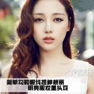 简单勾勒眼线提神靓丽