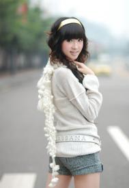 Photoshop给街道美女照片调成淡绿韩色系