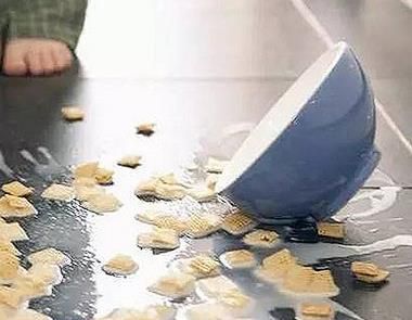 食物掉在地上5秒还能捡起来吃吗