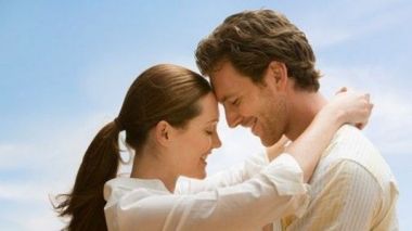 男人爱你的6个小细节 证明他被你吃定了