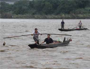 男子下河救人后失踪 游泳有什么注意事项