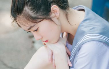 女朋友和妈妈同时掉水里有哪些机智的回复？