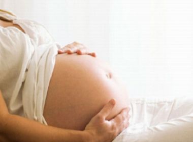 胎儿脊柱裂是什么原因 怀孕初期缺乏叶酸,脊裂症风险增加