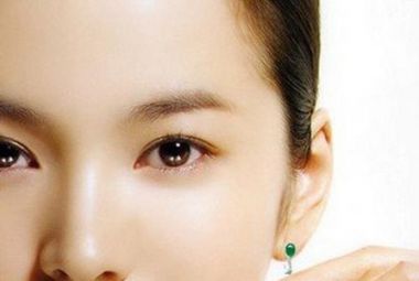 额头上长痘痘怎么办？内外调理不可少