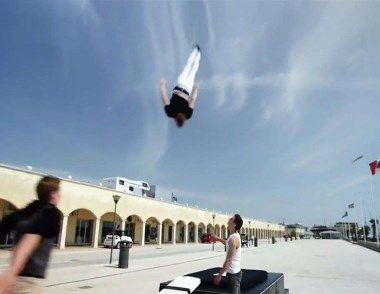 人的弹跳力是由什么决定的 弹跳力是天生的但是也是可逆的