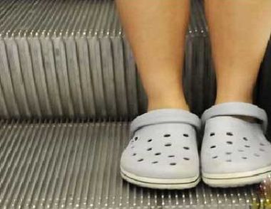 儿童能穿洞洞鞋吗 儿童穿洞洞鞋有哪些危害