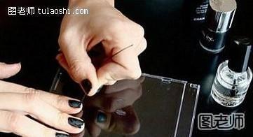 黑色磨砂美甲教程图解