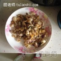 酱爆海螺片的做法图解1图片