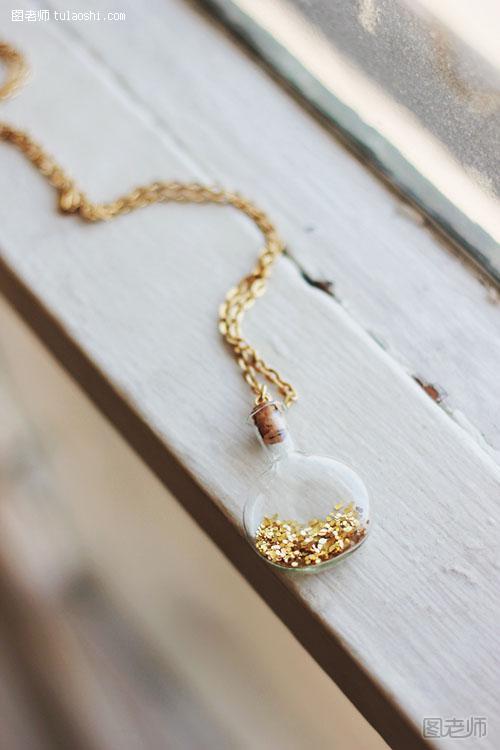 diy-lucky-leprechaun-dust-necklace4