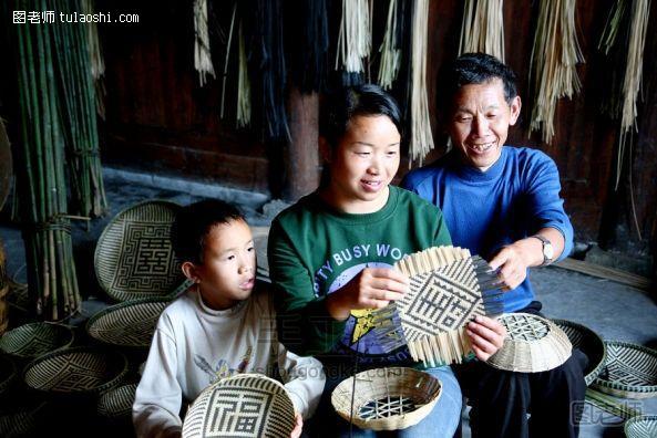 手工编织图解教程【图】 精编三穗竹编工艺 手工果盘竹筛过程晒图