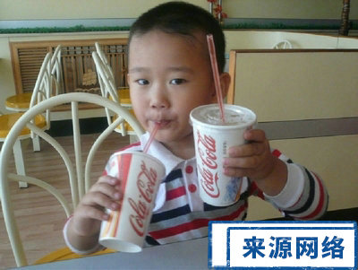喝汽水当心糖尿病|多喝可乐是糖尿病伏笔