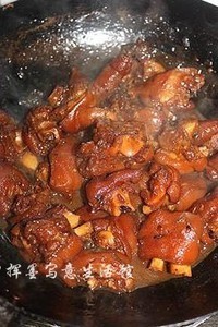 qq飞车哪有红色雪怪,qqlive可以看欧冠吗,怎么