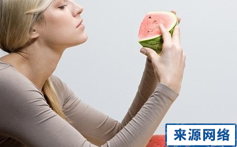 西瓜好处多 吃西瓜可以减肥吗|夏季猛吃西瓜壮