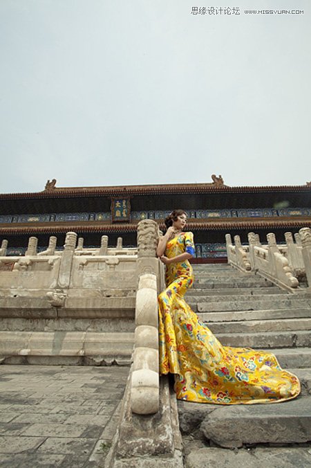 Photoshop给人物照片添加蓝色天空场景,PS教程,图老师教程网