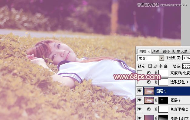 Photoshop调出躺在草地女孩梦幻紫色效果,PS教程,图老师教程网