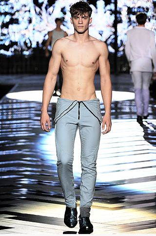 【Milan】2010 S/S MEN 春夏 男士成衣 -- Roberto Cavalli