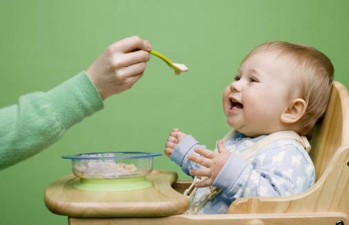 如何为宝宝添加辅食？