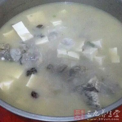 鱼汤的具体做法如下