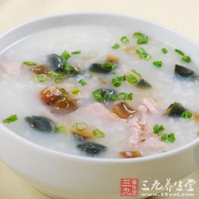 皮蛋腐竹咸瘦肉粥