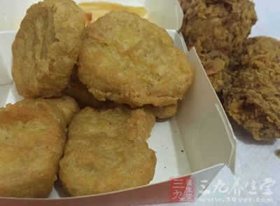 食用油炸类食物可导致脂肪肝、酒精肝等肝脏疾病