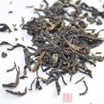 女人是一定要喝茶的，如果胃没有毛病，绿茶和乌龙茶最好