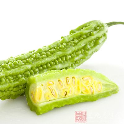 多吃降低肝火的食物主要推荐的食物有苦瓜