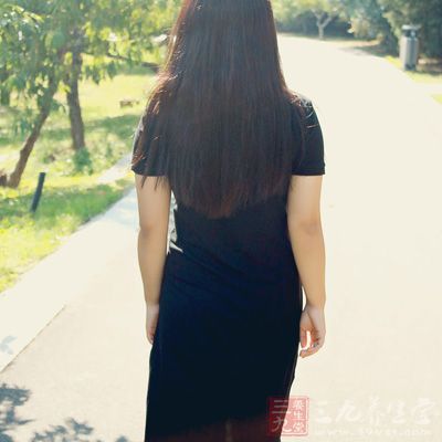 女性支原体感染的初期，一般会有阴道、宫颈发生炎症的反应