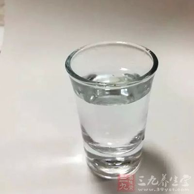 酒精还使生育能力下降，或导致胎儿畸形