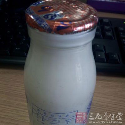 因为酸奶中的乳酸菌，能把癌分解成乳酸