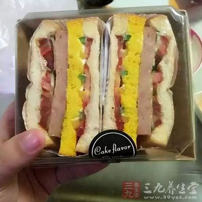 注意饮食定时定量，营养丰富