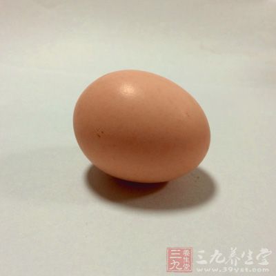 猪后腱子心10两，蛋1粒，紫生菜适量，美生菜适量