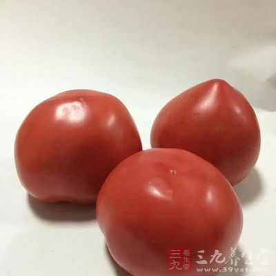 但是西红柿与土豆其实不可一同食用的