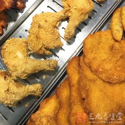 常吃这些油炸类的食物，会加快人体衰老的速度