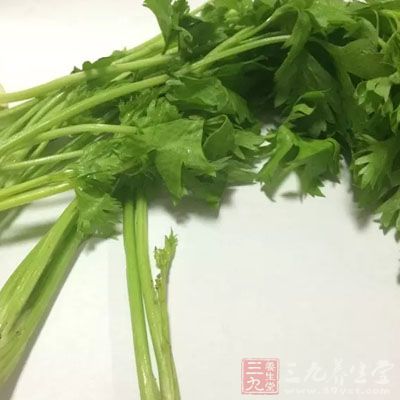 还有就是绿色的食物可以平衡我们身体当中的酸碱度