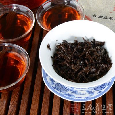 喝普洱茶影响消化：空腹喝茶可稀释胃液，降低消化功能