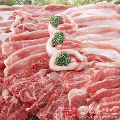 应多食有壮阳作用的食品，如羊肉、狗肉、鹿肉、鸡肉