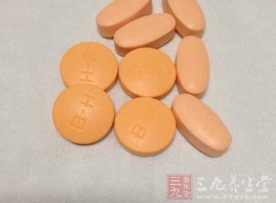 由于化疗药物、栓塞剂的细胞毒性及治疗后坏死组织吸收所致