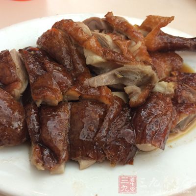 烧烤食品，烤牛肉、烤鸭、烤羊肉、烤鹅、烤乳猪等