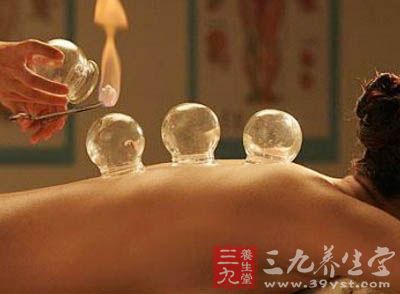 凡士林、酒精各适量，火罐一个